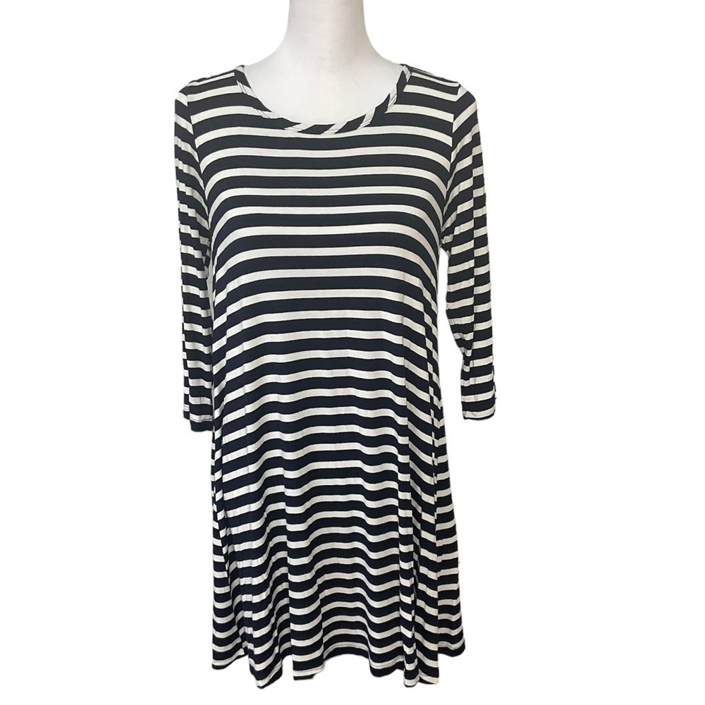 Everly Women Size M Dress Nautical Navy White Striped Swing Lightweight Shift T2